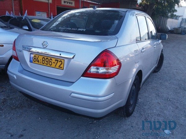2010' Nissan Tiida photo #1