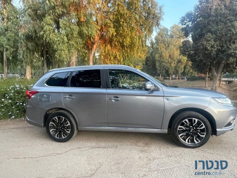 2018' Mitsubishi Outlander מיצובישי אאוטלנדר photo #1