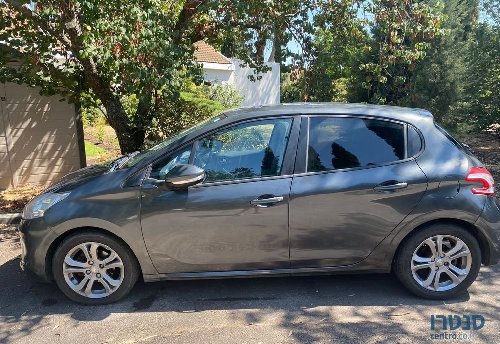 2015' Peugeot 208 פיג'ו photo #4