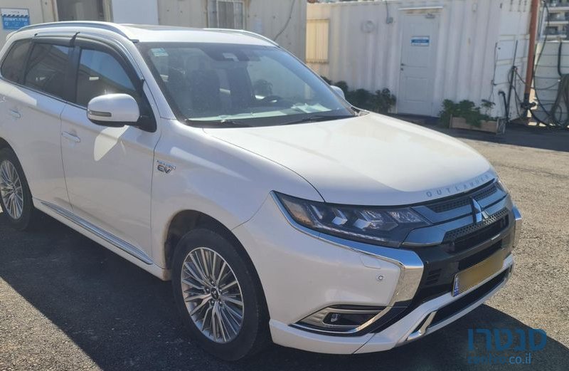 2019' Mitsubishi Outlander מיצובישי אאוטלנדר photo #2