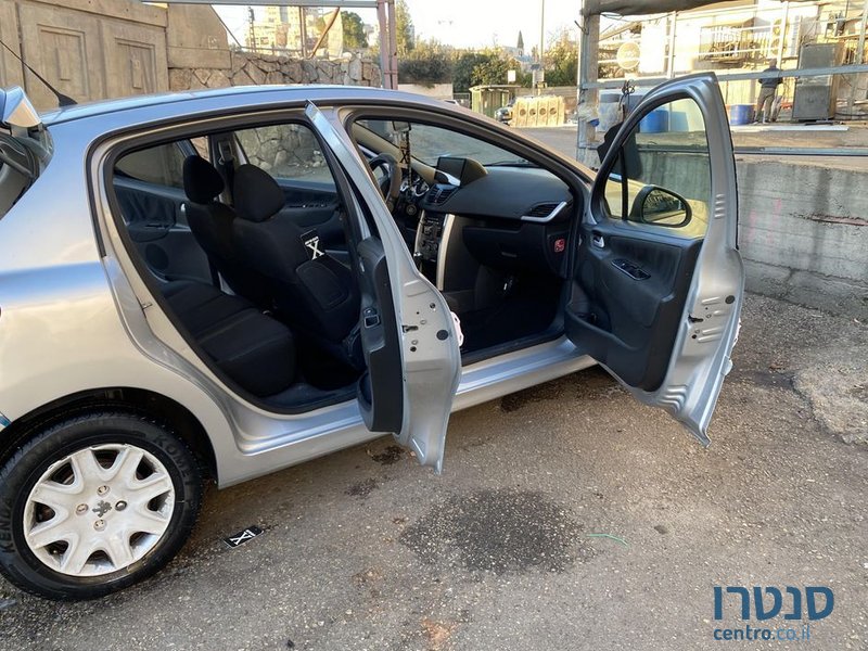 2012' Peugeot 207 פיג'ו photo #4