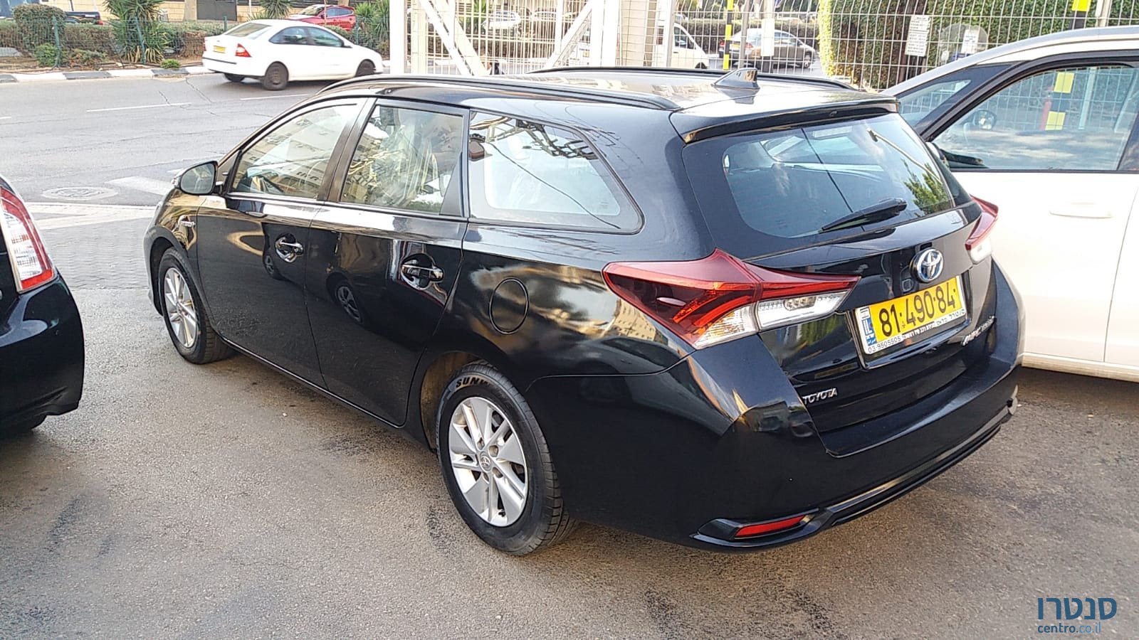 2016' Toyota Auris photo #2