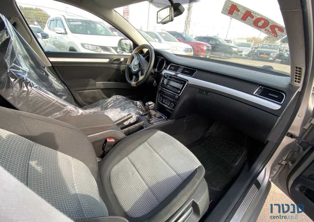 2011' Skoda Superb סקודה סופרב photo #3