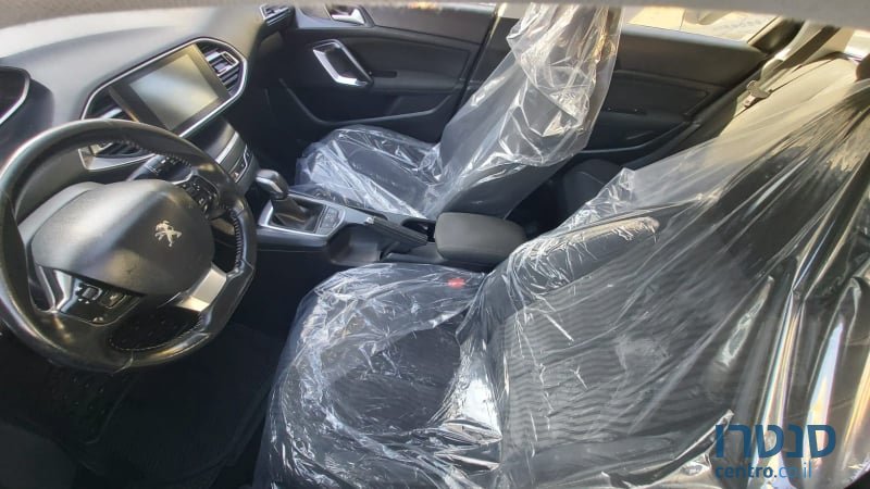 2015' Peugeot 308 photo #3