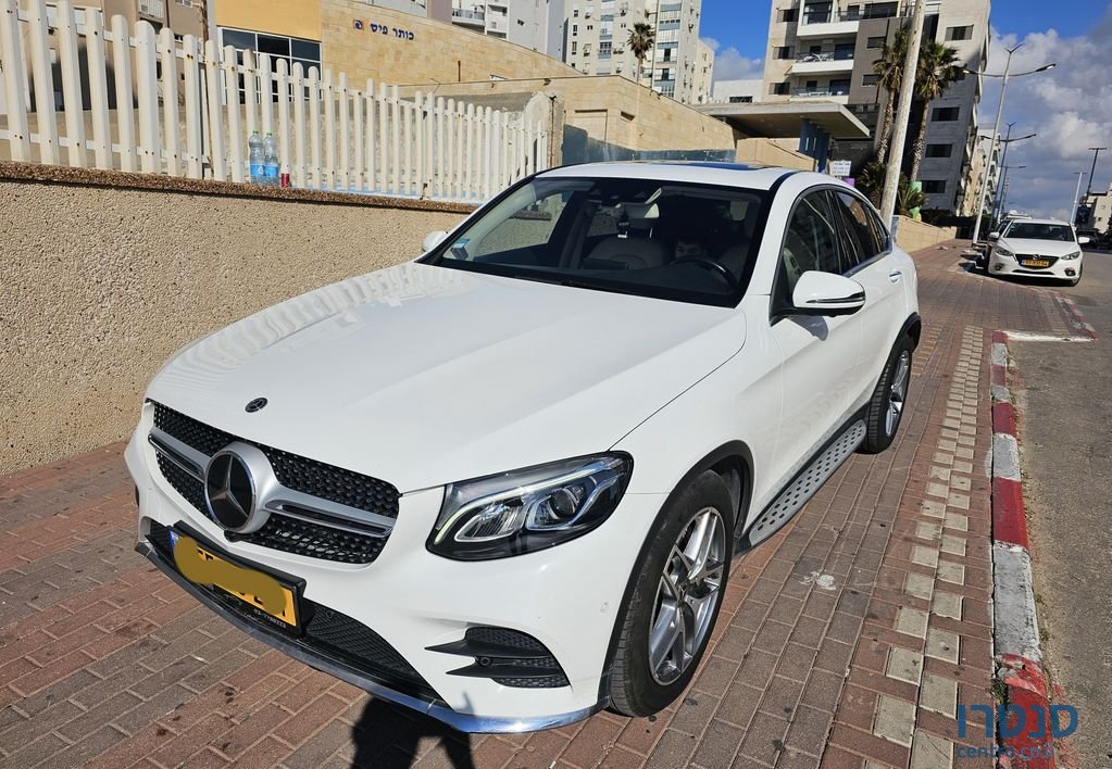2018' Mercedes-Benz Glc-Class מרצדס photo #1