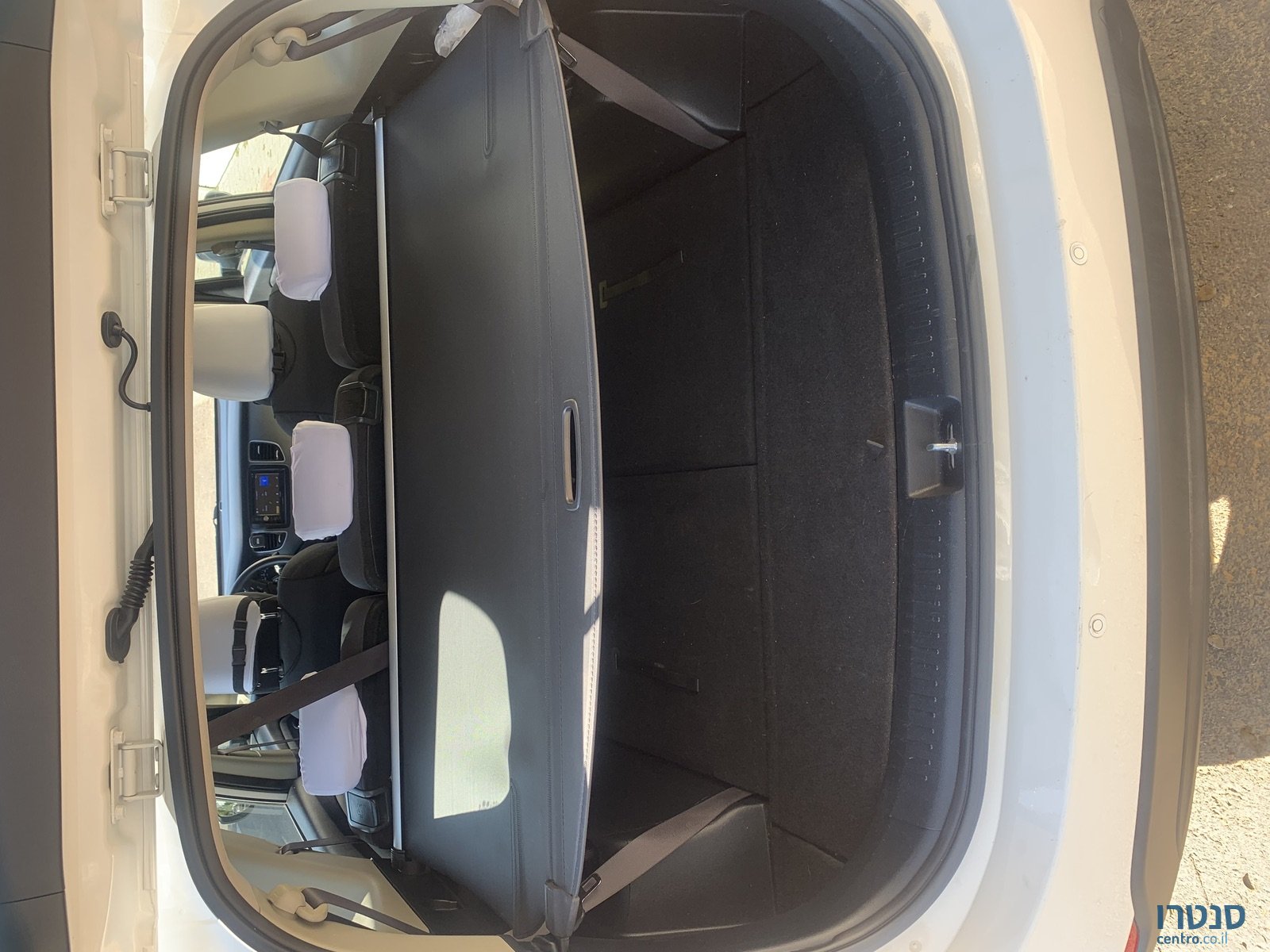 2018' Kia Carens photo #6