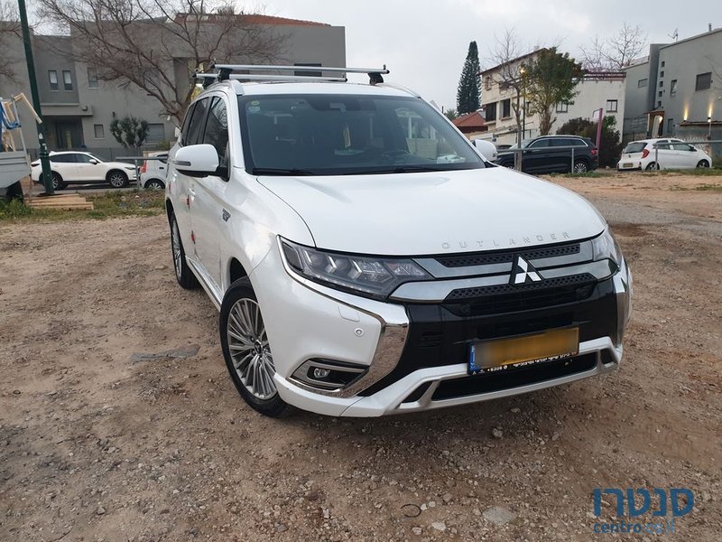 2020' Mitsubishi Outlander מיצובישי אאוטלנדר photo #1