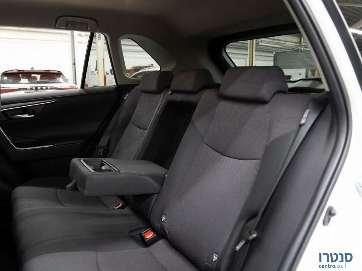 2020' Toyota RAV4 photo #7