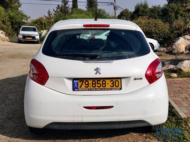 2014' Peugeot 208 פיג'ו photo #2