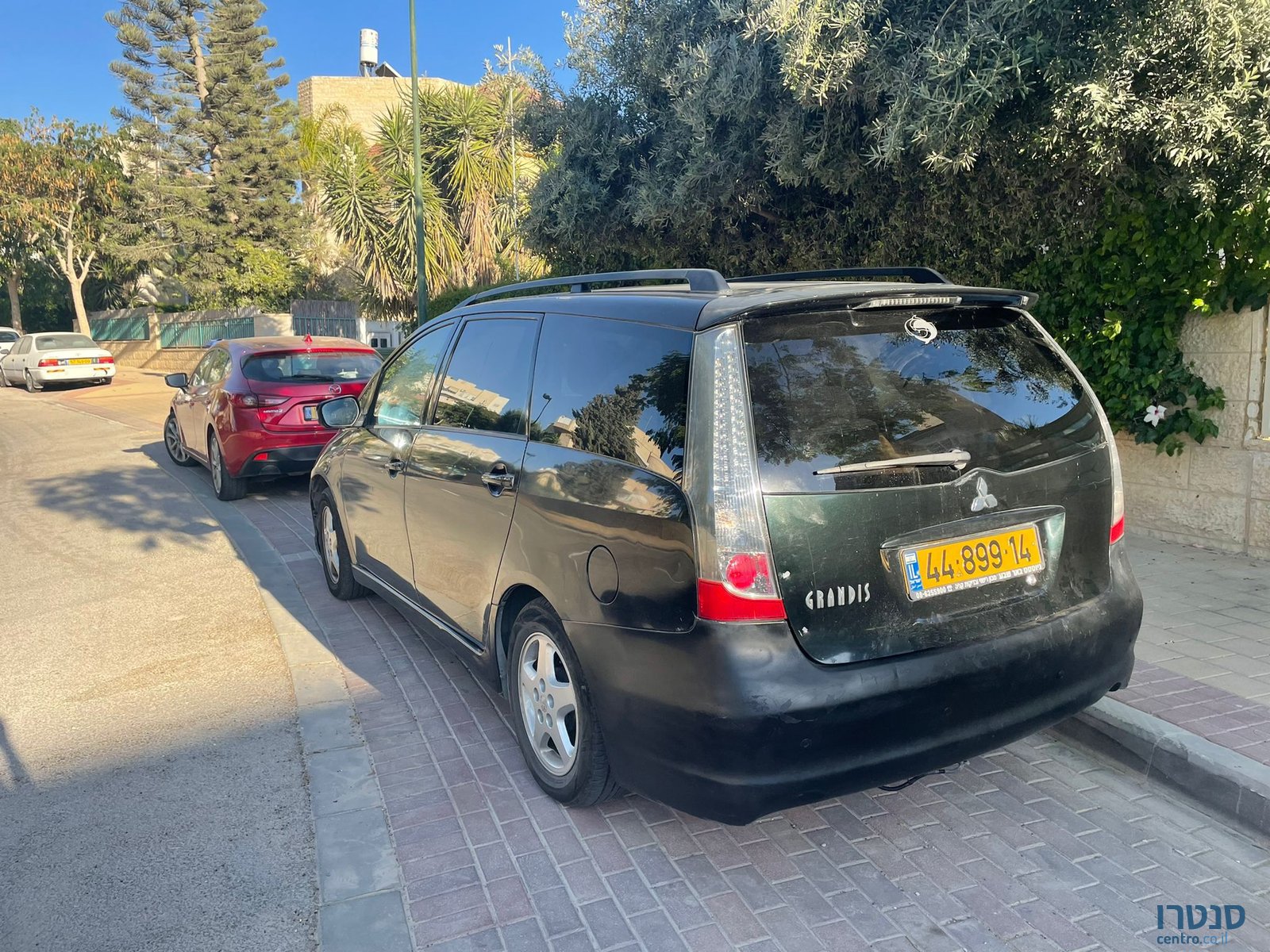 2005' Mitsubishi Grandis מיצובישי גרנדיס photo #3