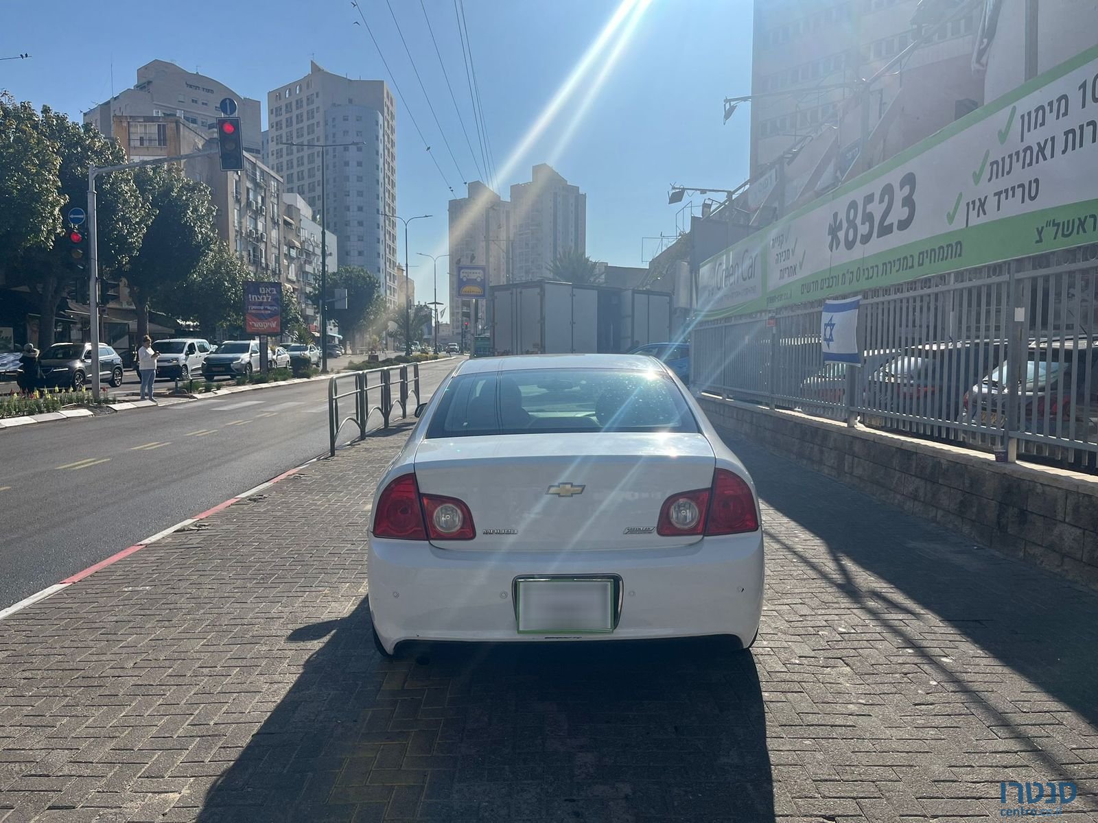 2011' Chevrolet Malibu photo #6