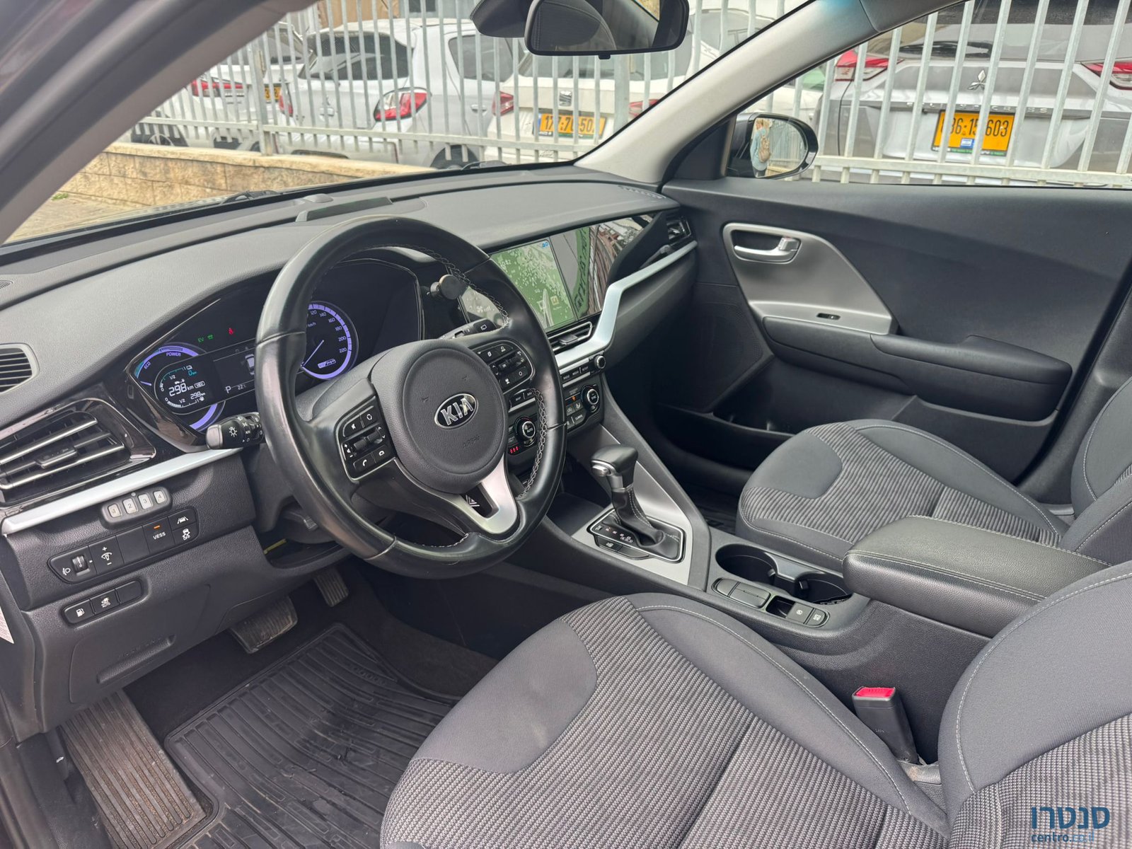 2020' Kia Niro photo #4