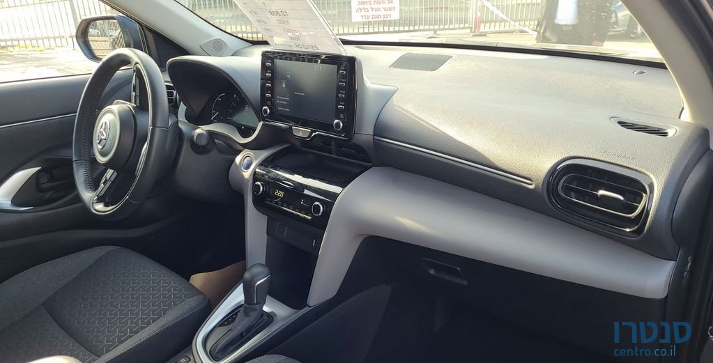 2021' Toyota Yaris טויוטה יאריס קרוס photo #4