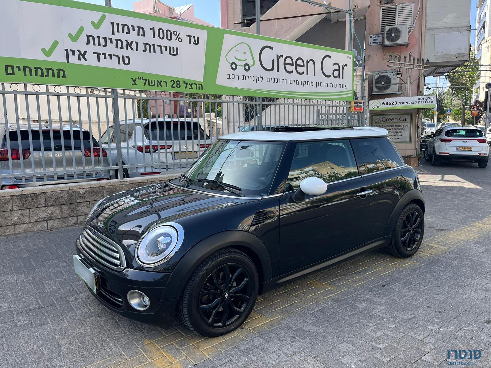 2011' MINI Cooper photo #2