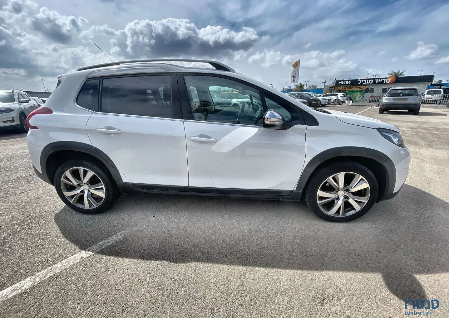 2018' Peugeot 2008 פיג'ו photo #2