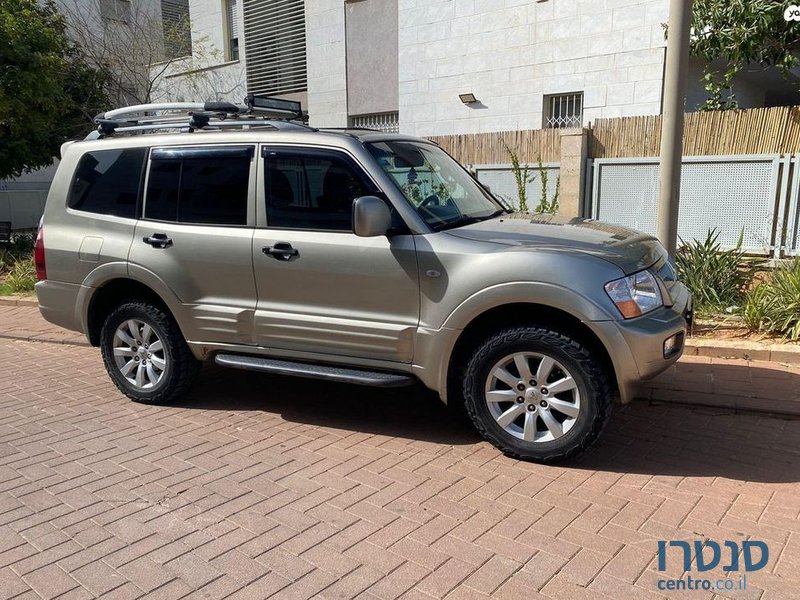 2002' Mitsubishi Pajero מיצובישי פג'רו photo #4