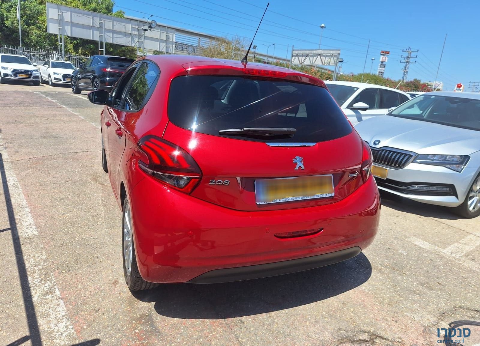 2017' Peugeot 208 פיג'ו photo #3