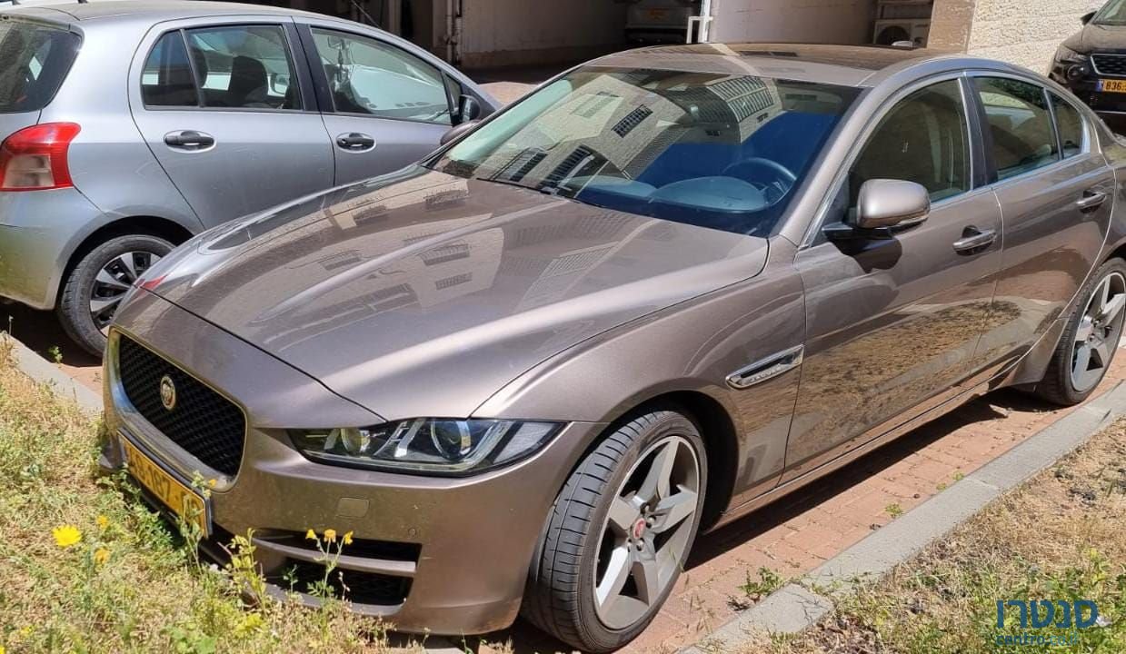 2017' Jaguar Xe יגואר photo #3