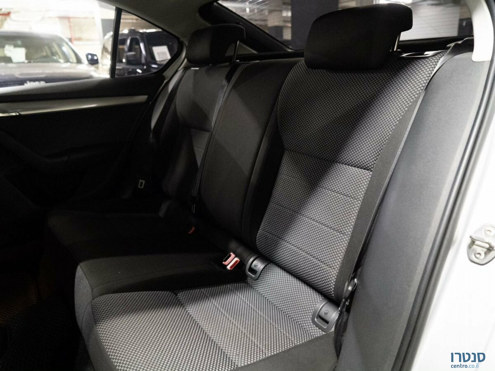 2016' Skoda Octavia photo #5