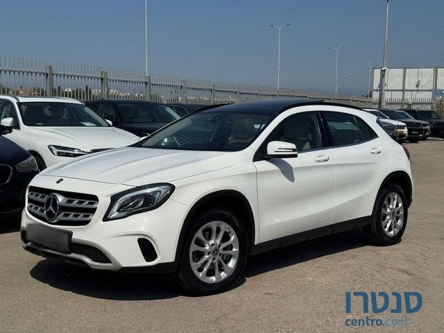 2019' Mercedes-Benz GLA מרצדס-בנץ photo #1