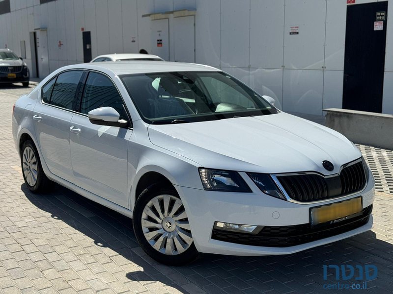 2018' Skoda Octavia photo #1