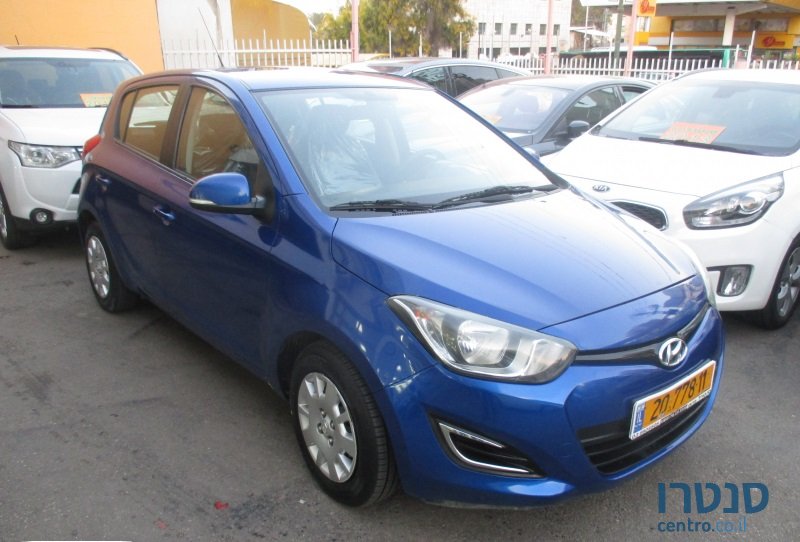 2013' Hyundai i20 photo #1