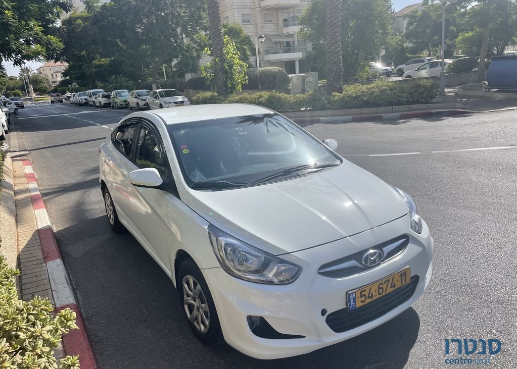 2014' Hyundai i25 יונדאי photo #3