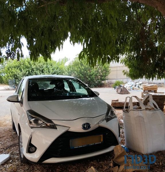 2018' Toyota Yaris טויוטה יאריס photo #1