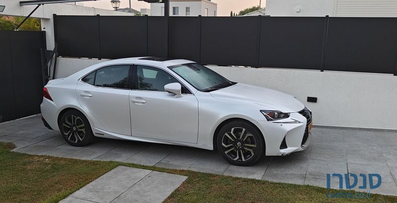 2018' Lexus Is300H לקסוס photo #2