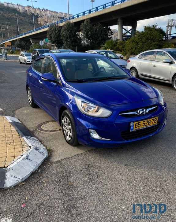 2011' Hyundai i25 יונדאי photo #1