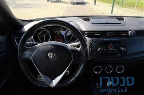 2015' Alfa Romeo Giulietta אלפא רומאו ג'ולייטה photo #3