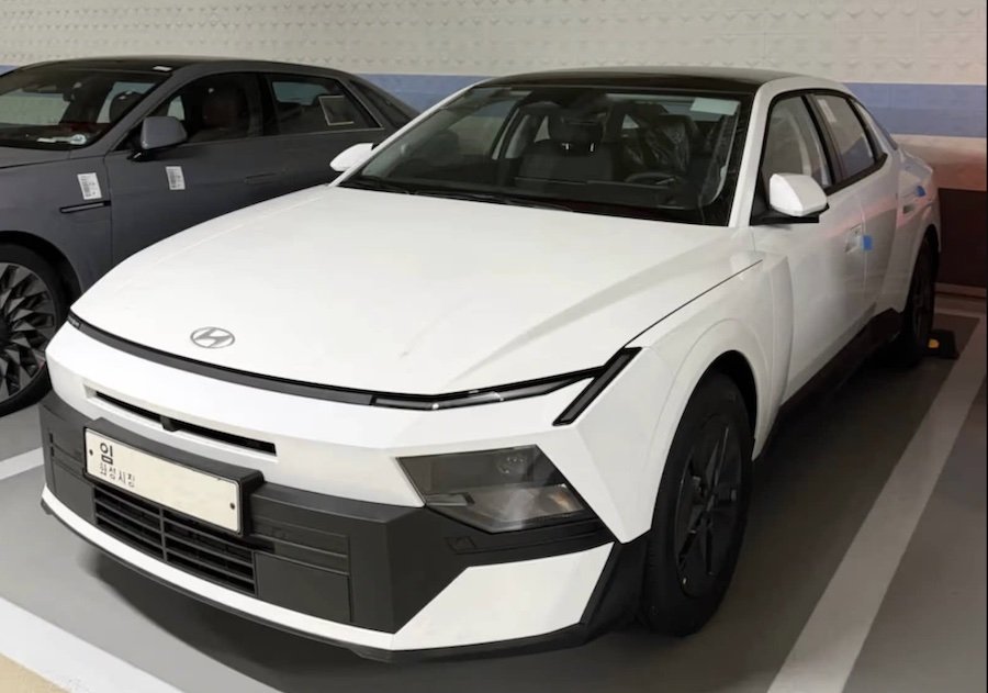 Hyundai’s Cheapest New Elantra Still Gets The Wild New Look