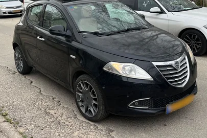 2014' Lancia Ypsilon לנצ'יה אפסילון