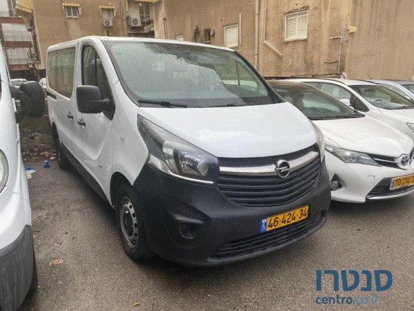 2015' Opel Vivaro photo #1