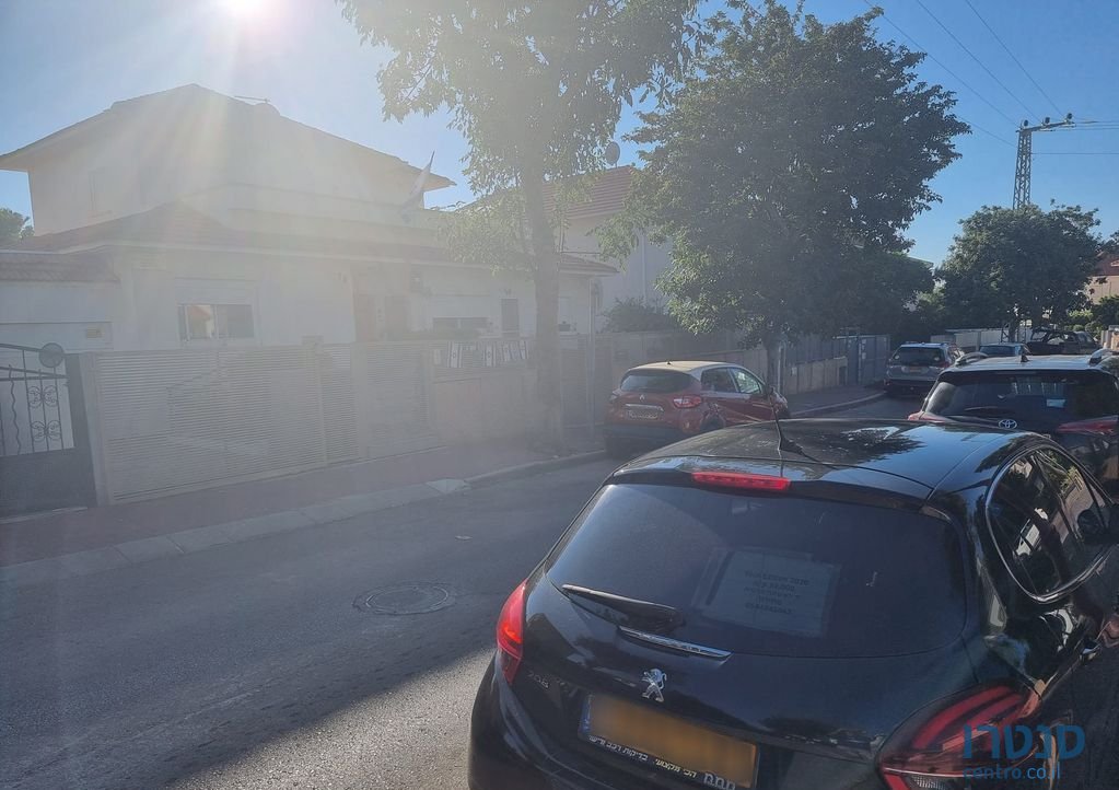 2020' Peugeot 208 פיג'ו photo #3