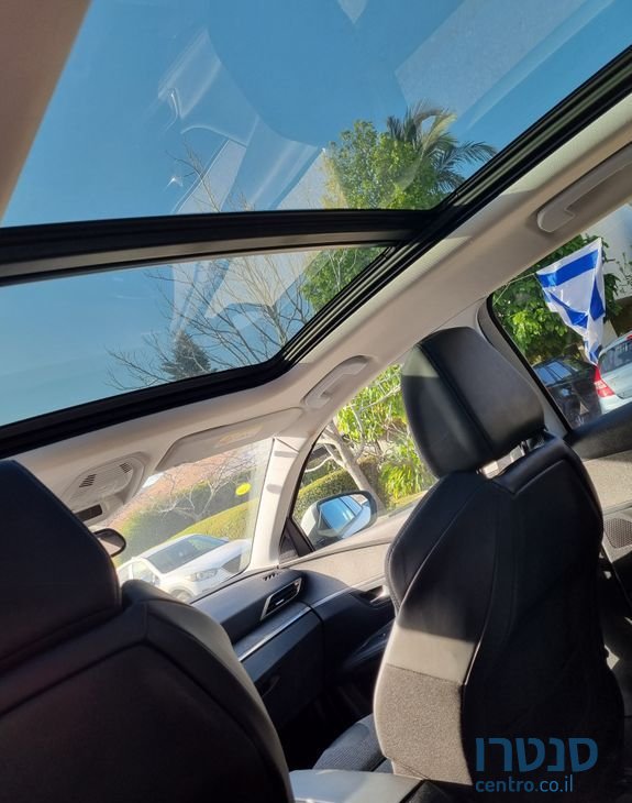 2018' Peugeot 3008 פיג'ו photo #3