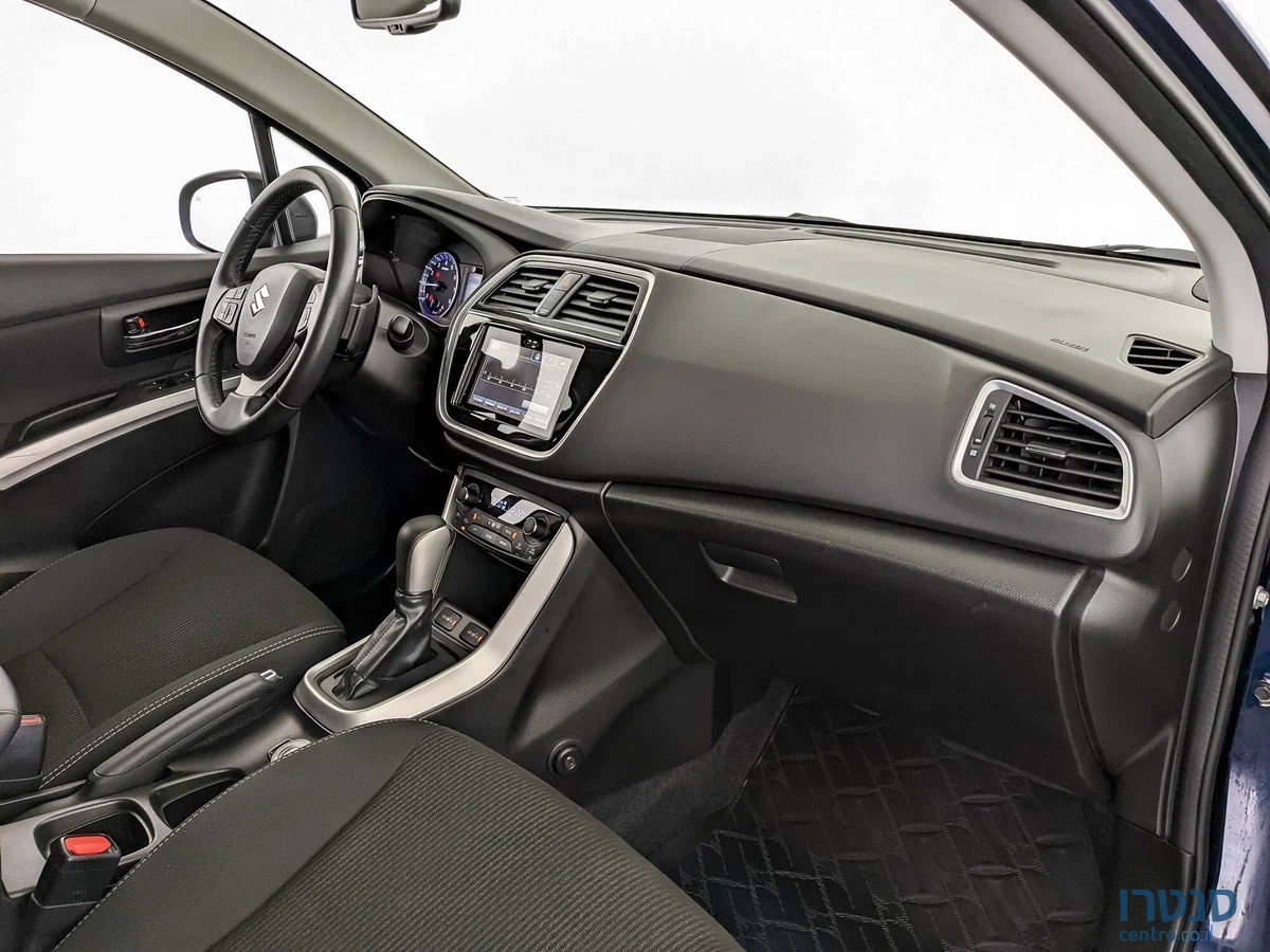 2018' Suzuki SX4 photo #6