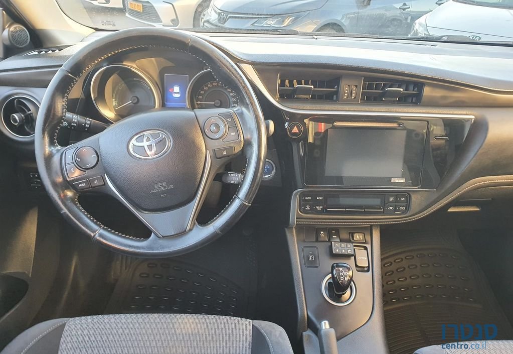 2018' Toyota Auris טויוטה אוריס photo #2