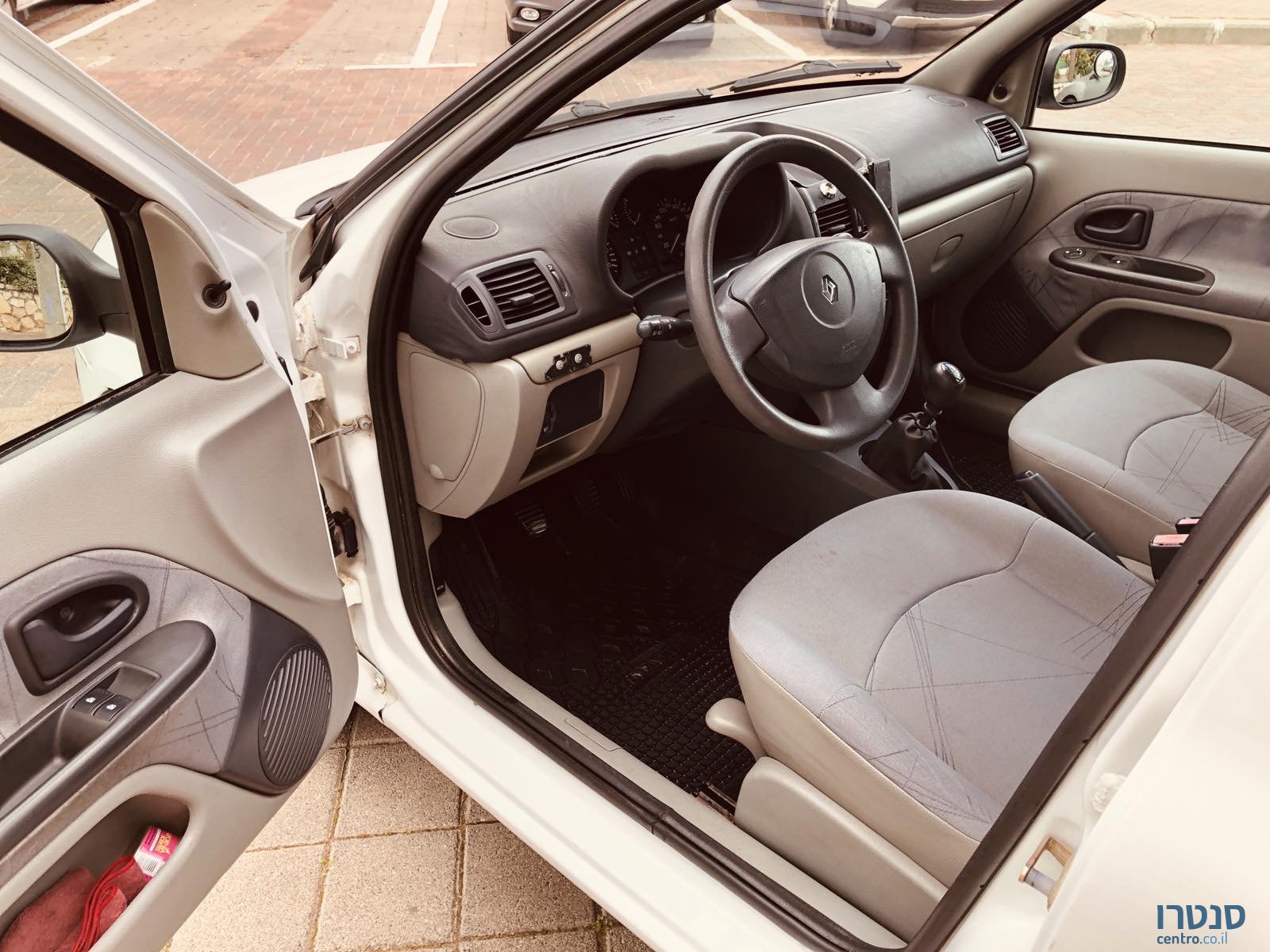 2003' Renault Clio photo #5