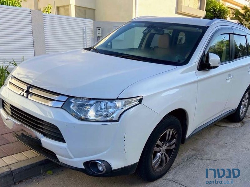 2015' Mitsubishi Outlander מיצובישי אאוטלנדר photo #2