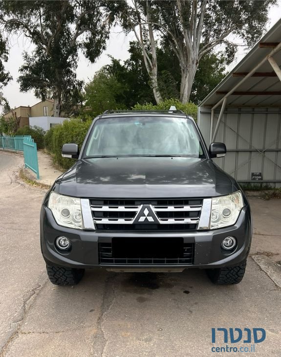 2012' Mitsubishi Pajero מיצובישי פג'רו photo #4