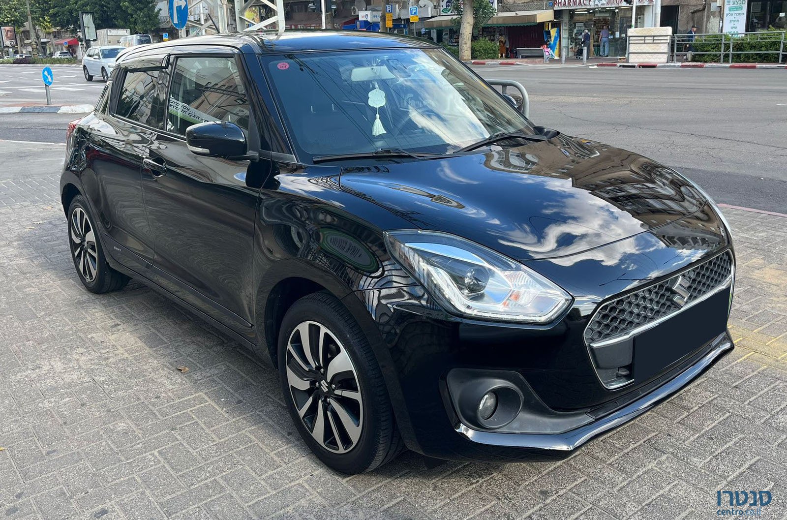 2020' Suzuki Swift GLX photo #1