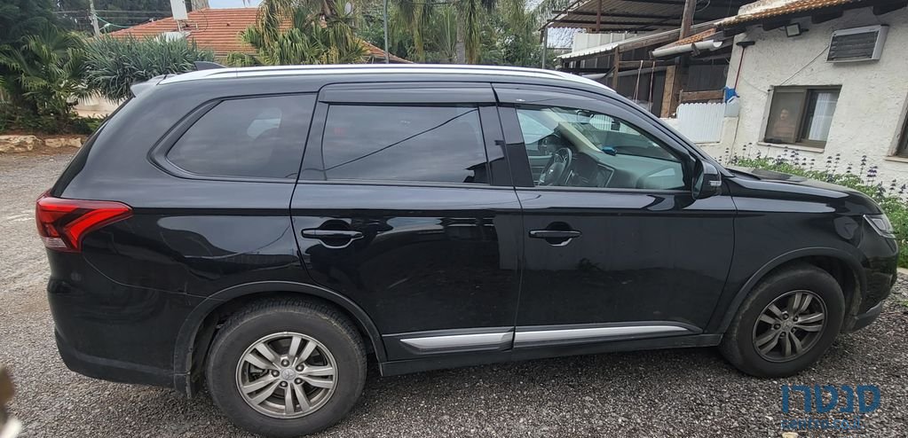2021' Mitsubishi Outlander מיצובישי אאוטלנדר photo #2