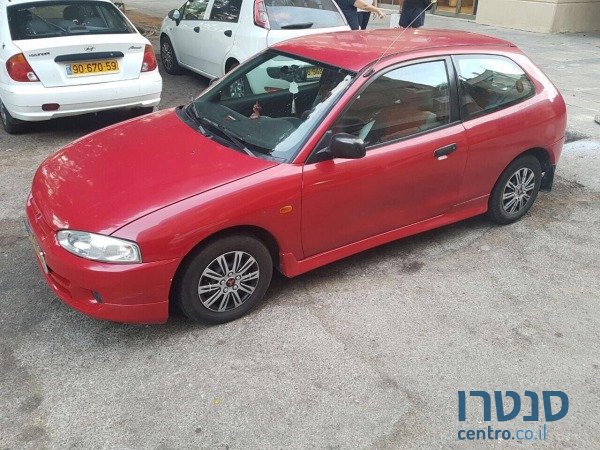 2000' Mitsubishi Colt photo #3