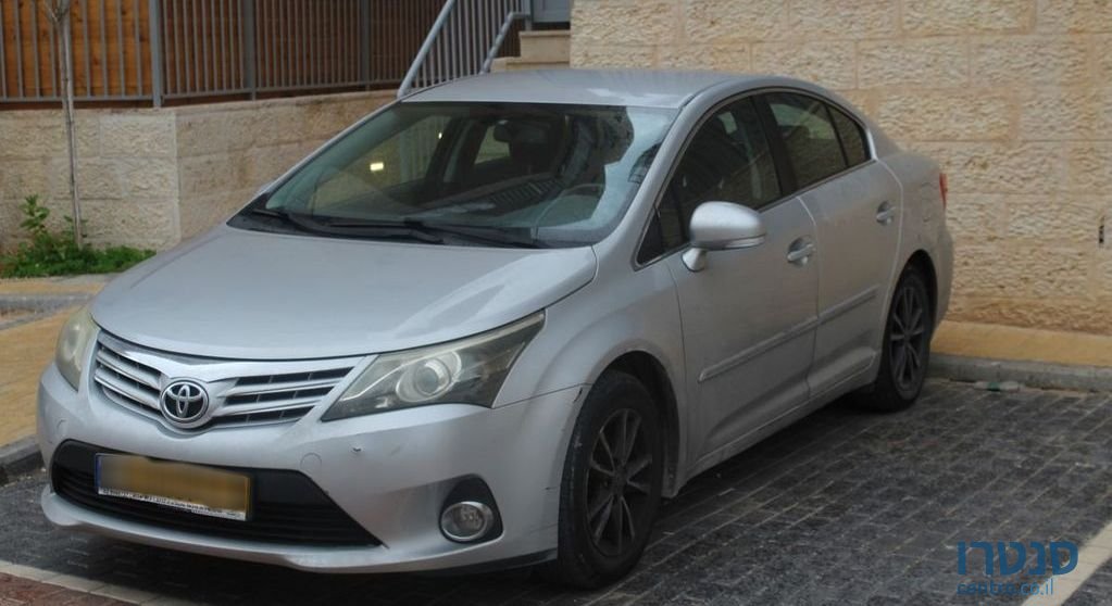 2013' Toyota Avensis טויוטה אוונסיס photo #1