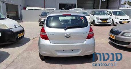 2010' Hyundai i20 יונדאי photo #3
