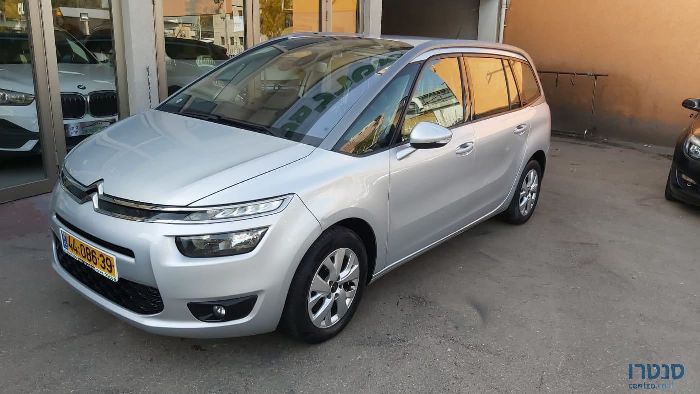 2017' Citroen C4 Picasso photo #2