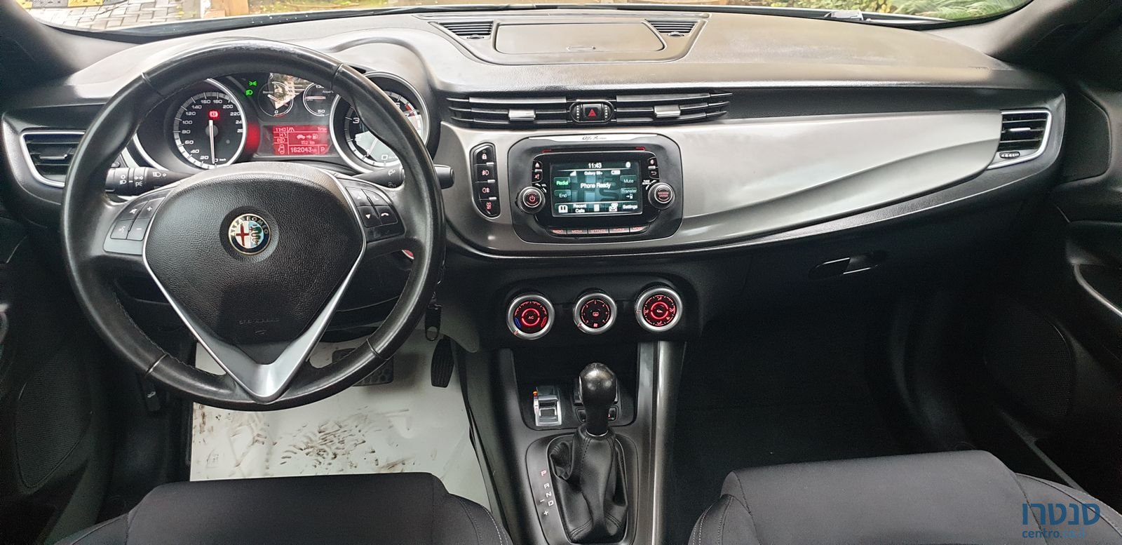 2014' Alfa Romeo Giulietta photo #4