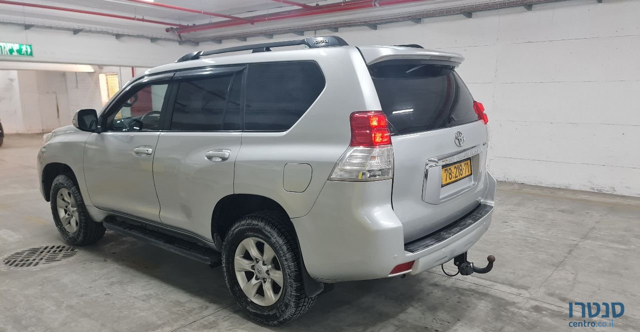 2010' Toyota Land Cruiser טויוטה לנד קרוזר photo #3