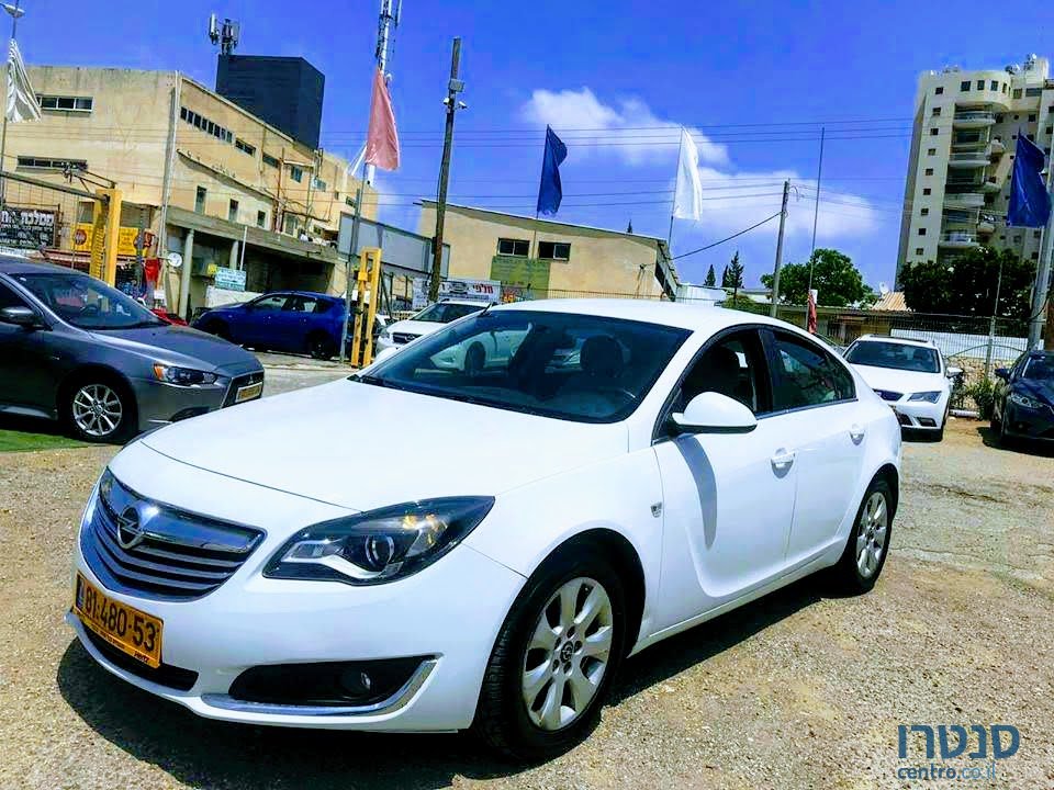 2014' Opel Insignia photo #1